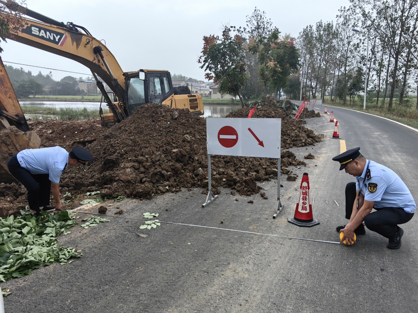 舒城县交通执法大队“四化”保障两节期间群众出行