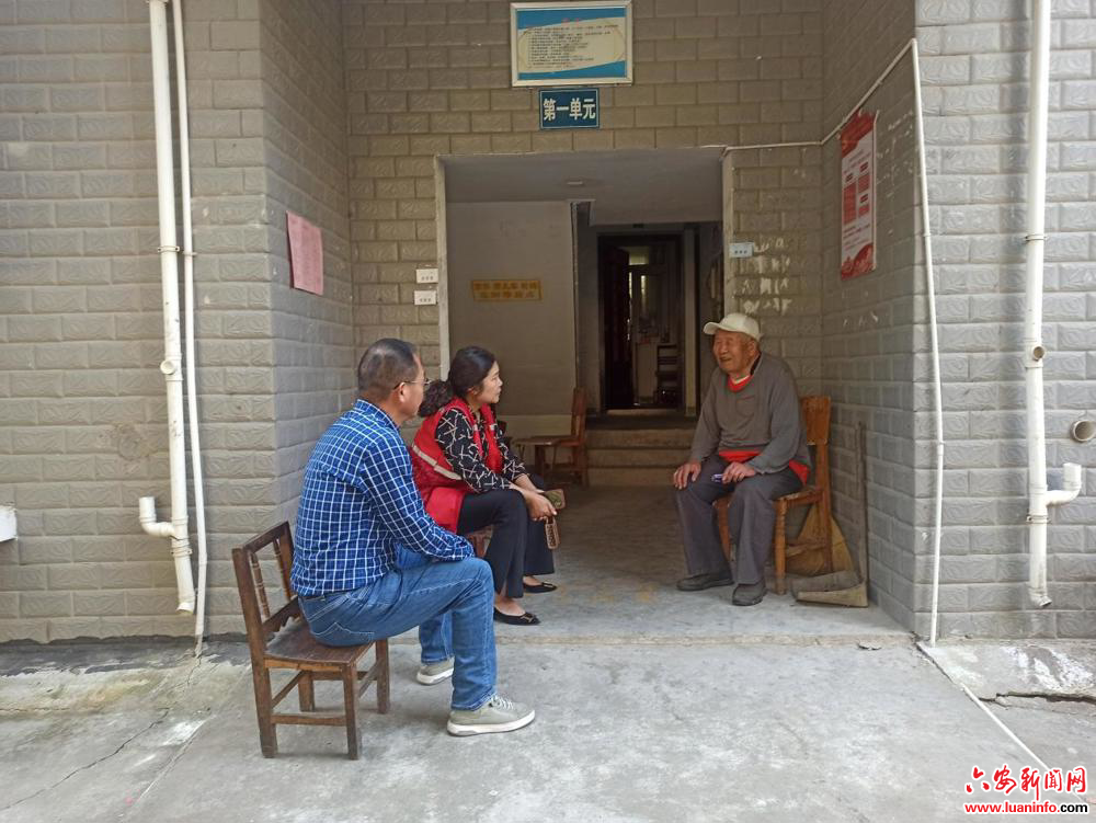 望城街道十里铺社区开展关爱空巢老人志愿服务活动