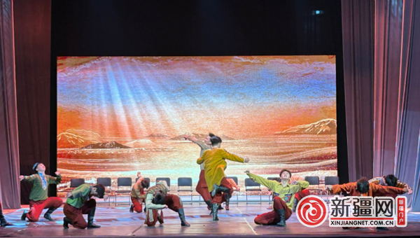 “新疆是个好地方”遇见“留客的告白”——撒马尔罕观众痴迷新疆的舞姿
