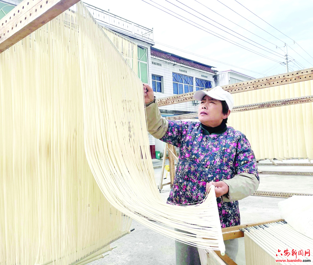 手工挂面“抻”出致富路