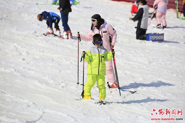 安徽霍山：大美雪乡“舞”起来