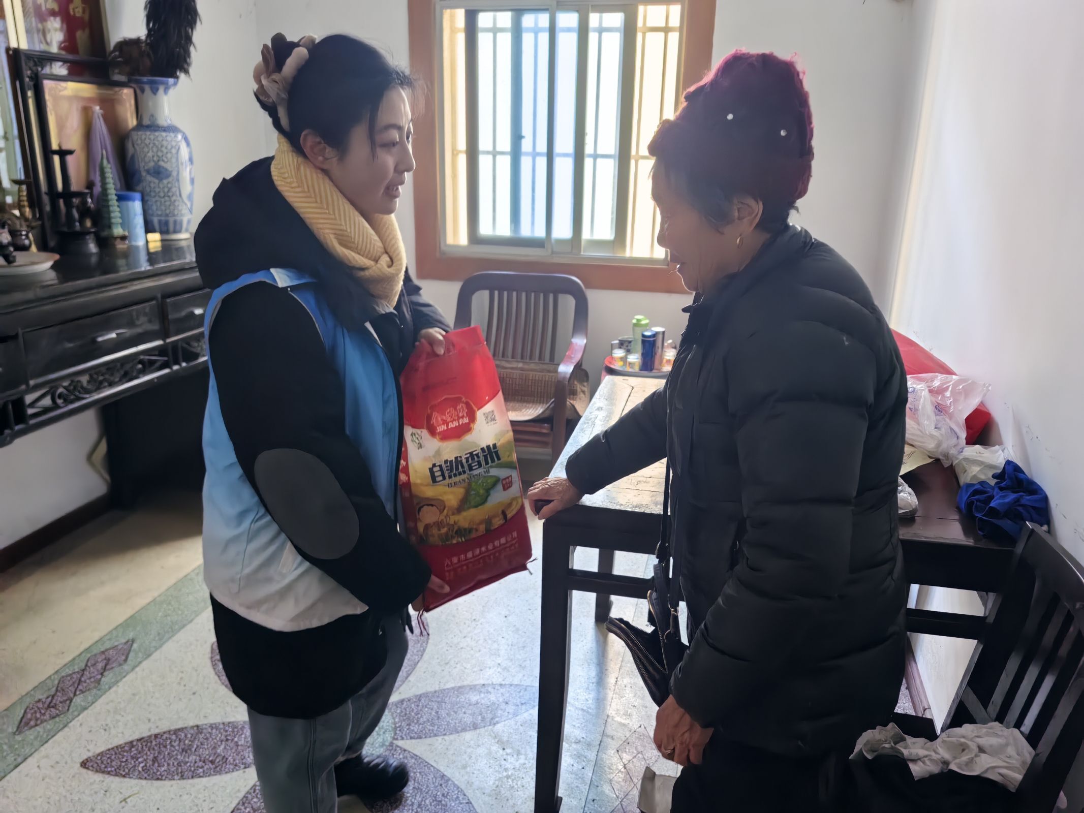 “春节不打烊”：金安区康乐社区组织走访辖区孤寡老人，送去温暖与祝福