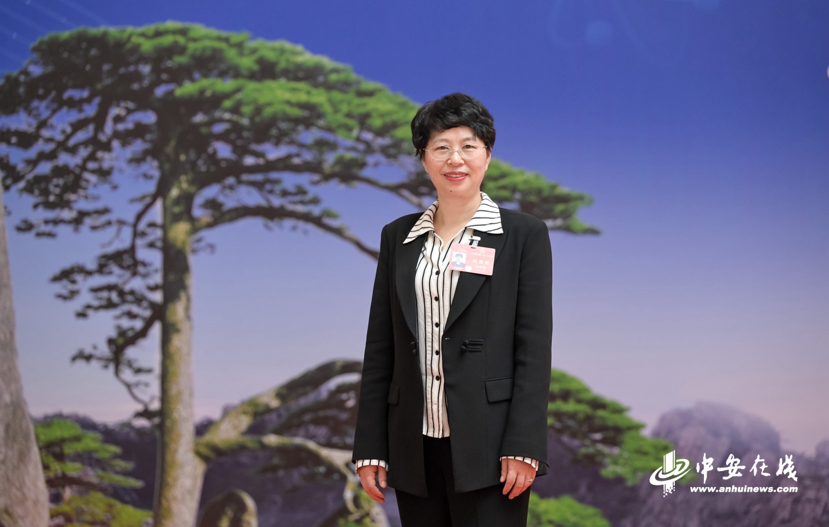 代表委员说｜彭凤莲：提高社会对职业教育的重视程度