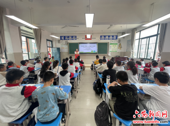 望城街道十里铺社区新时代文明实践站：“为垃圾分类助力，给美丽六安添彩”垃圾分类知识宣讲进校园活动