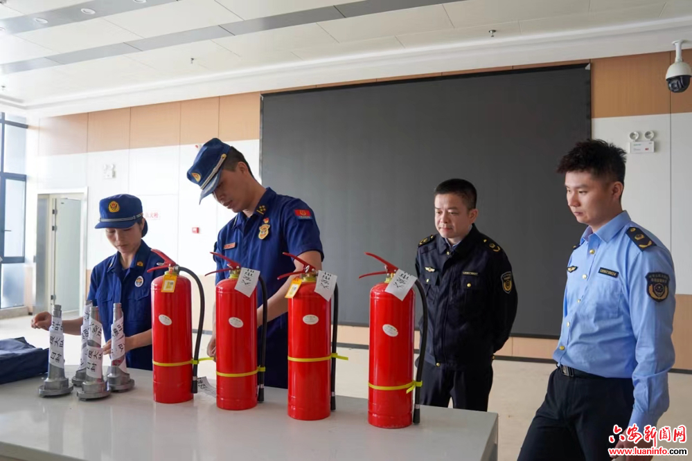 六安市叶集区消防救援大队联合区市场监督管理局开展消防产品质量监督抽查及抽样送检工作