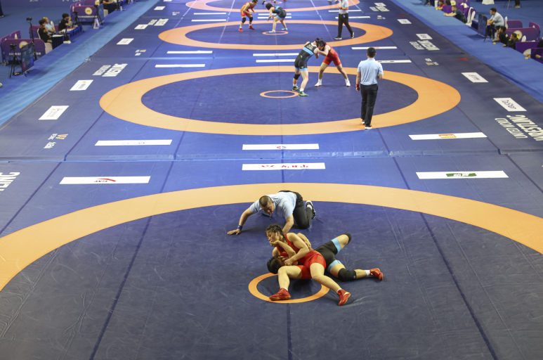 女子跤，如此多jiao！全国国际式摔跤锦标赛女子跤比赛落幕