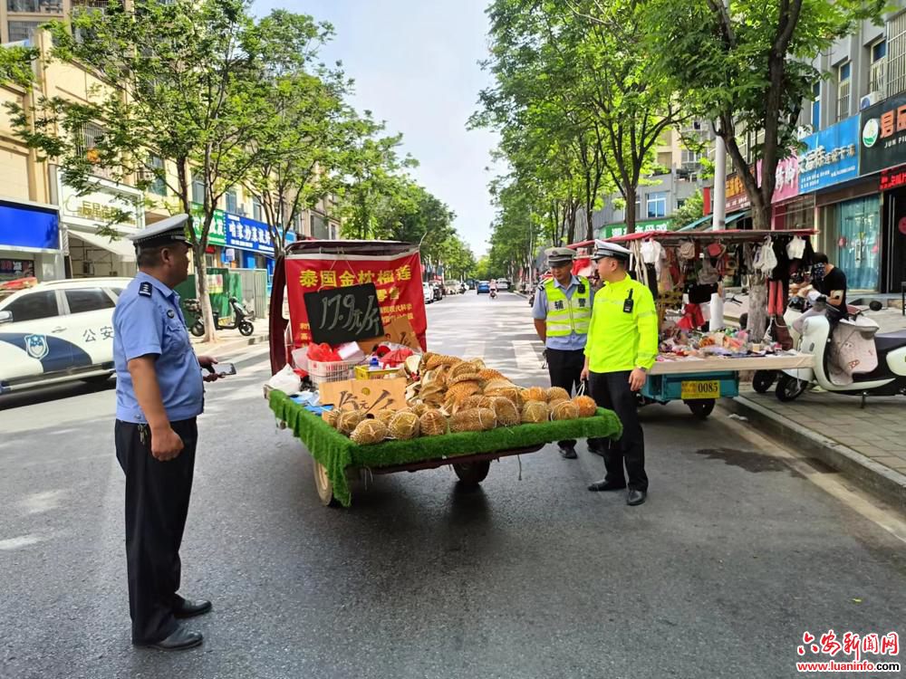 整治马路市场，守护城市“动脉”畅通