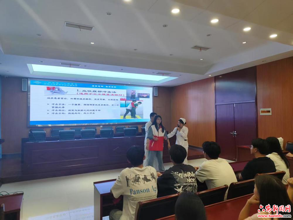 西市街道草市社区：“人人讲安全、个个会应急”防灾减灾宣传周宣传演练