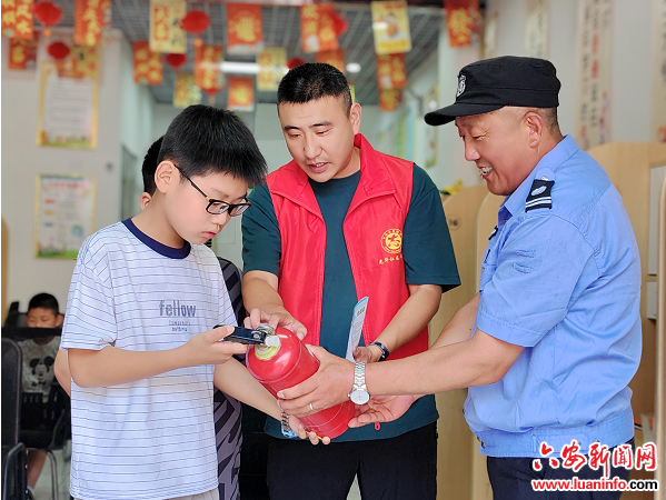 三里桥街道光华社区：消防知识润童心 实战演练筑平安