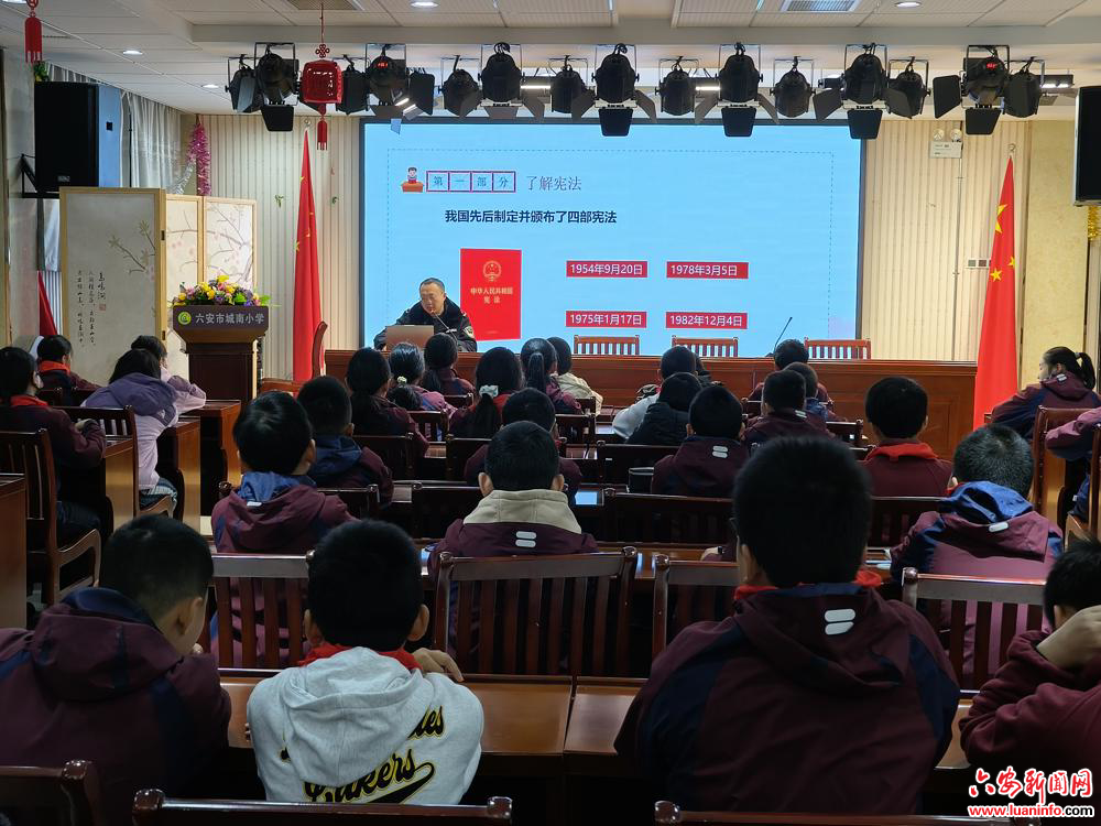 西市街道草市社区：12.4国家宪法日“宪法小课堂 法治伴成长”