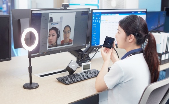 电脑前的人

AI 生成的内容可能不正确。