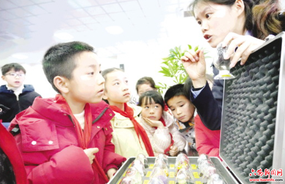 “警”彩课堂守护成长