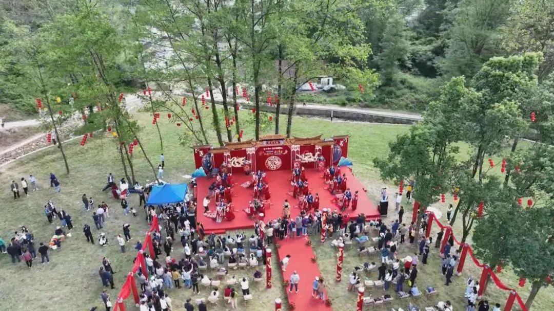 为“爱”减负 移风易俗惠民生
