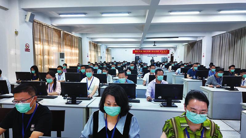 高招录取分数线25日公布