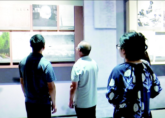 血泪凝成的刀疤，永不愈合