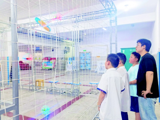 国际无人机大赛展风采