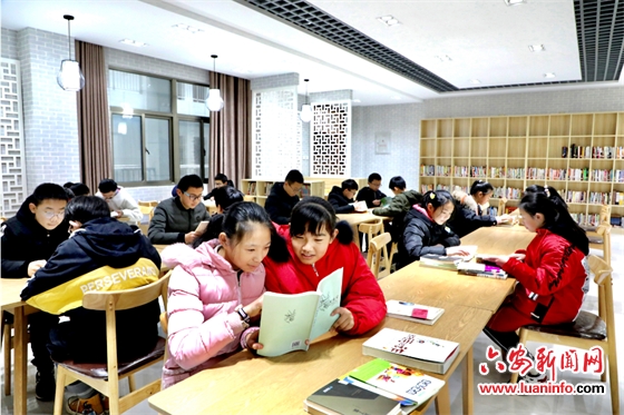 “最美书屋”书香漫校园