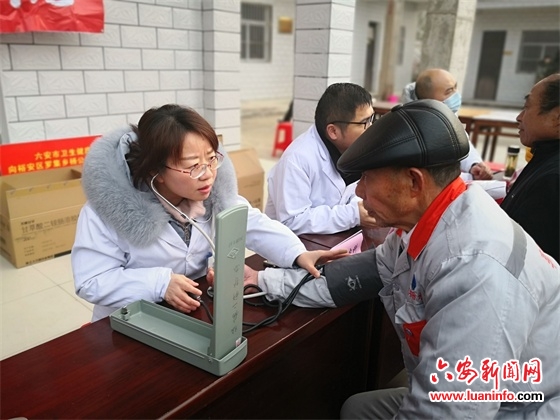 市直单位扶贫帮困送温暖