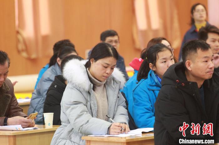 常州一中学另类考试 孩子出题考家长评语看哭父母