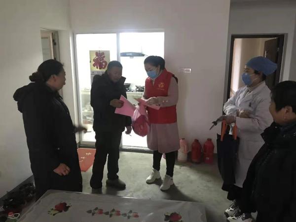 探访新型冠状病毒感染的肺炎“隔离病区” 隔不断的是爱与奉献