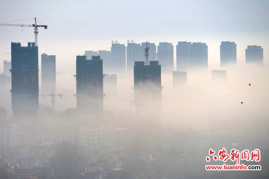 晴空万里云雾缥缈