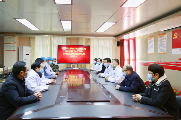 一个人的出征，两个人的热血，一群人的祝福