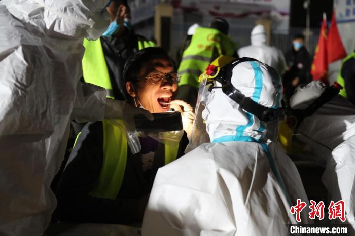 免费专车跨千里接工人返岗 合肥惠民工程复工在即