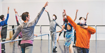 线上看展览、线上大师课 他们在“云端”起舞