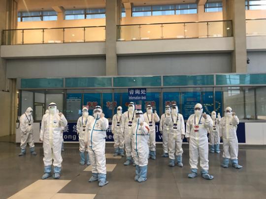 北京大学生“接力”守护国门