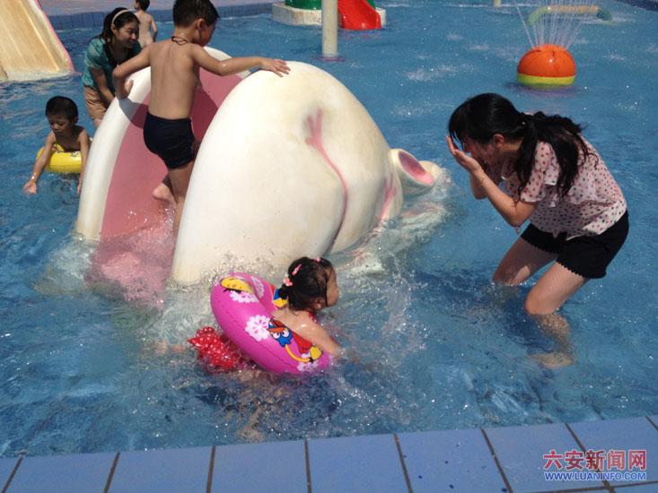 在金领欢乐世界清爽一下